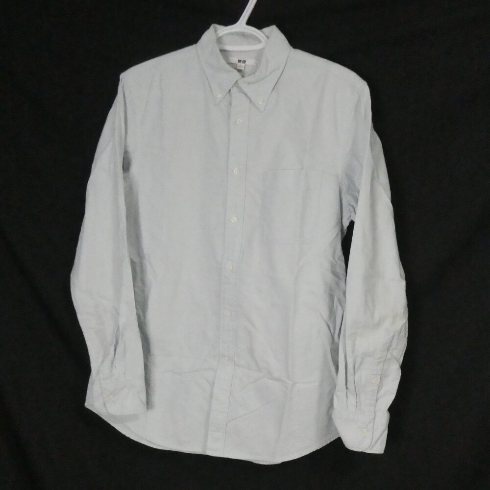 UNIQLO - Slim Fit | medium | Light Blue Classic Long Sleeve Button-Up Shirt